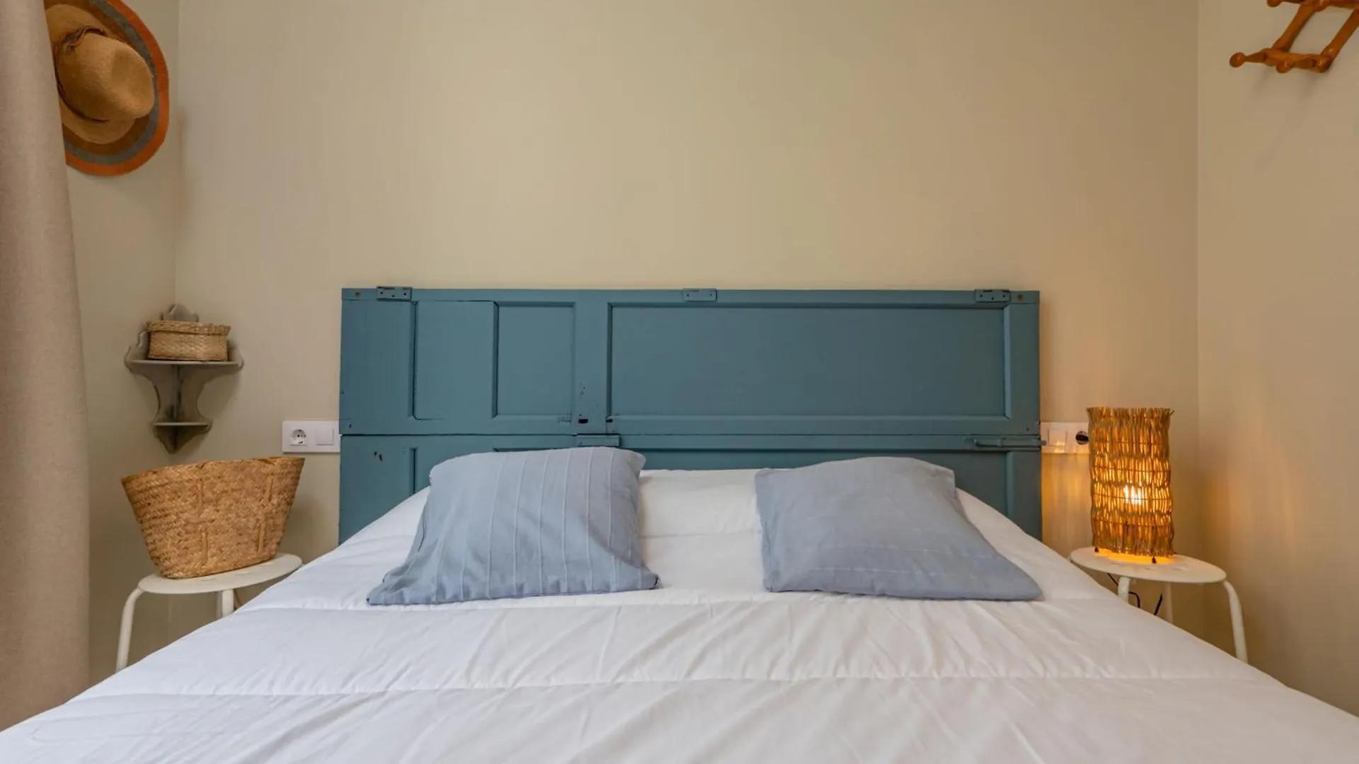 Апартаменты Costabravaforrent Nucli Antic Ля Эскала 0*, Ля Эскала
